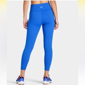 #252. NWT. Under Armour Fitted High Waisted Ankle Leggings